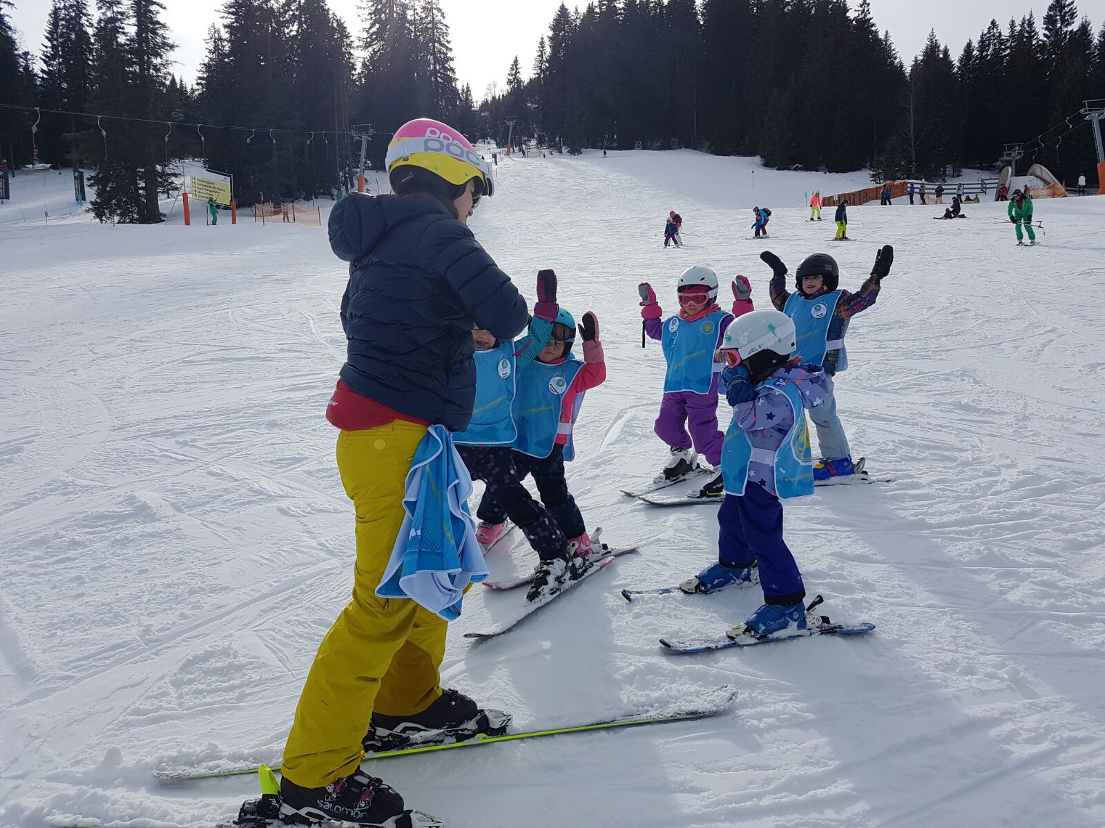 Gruppenfoto beim Skifahren